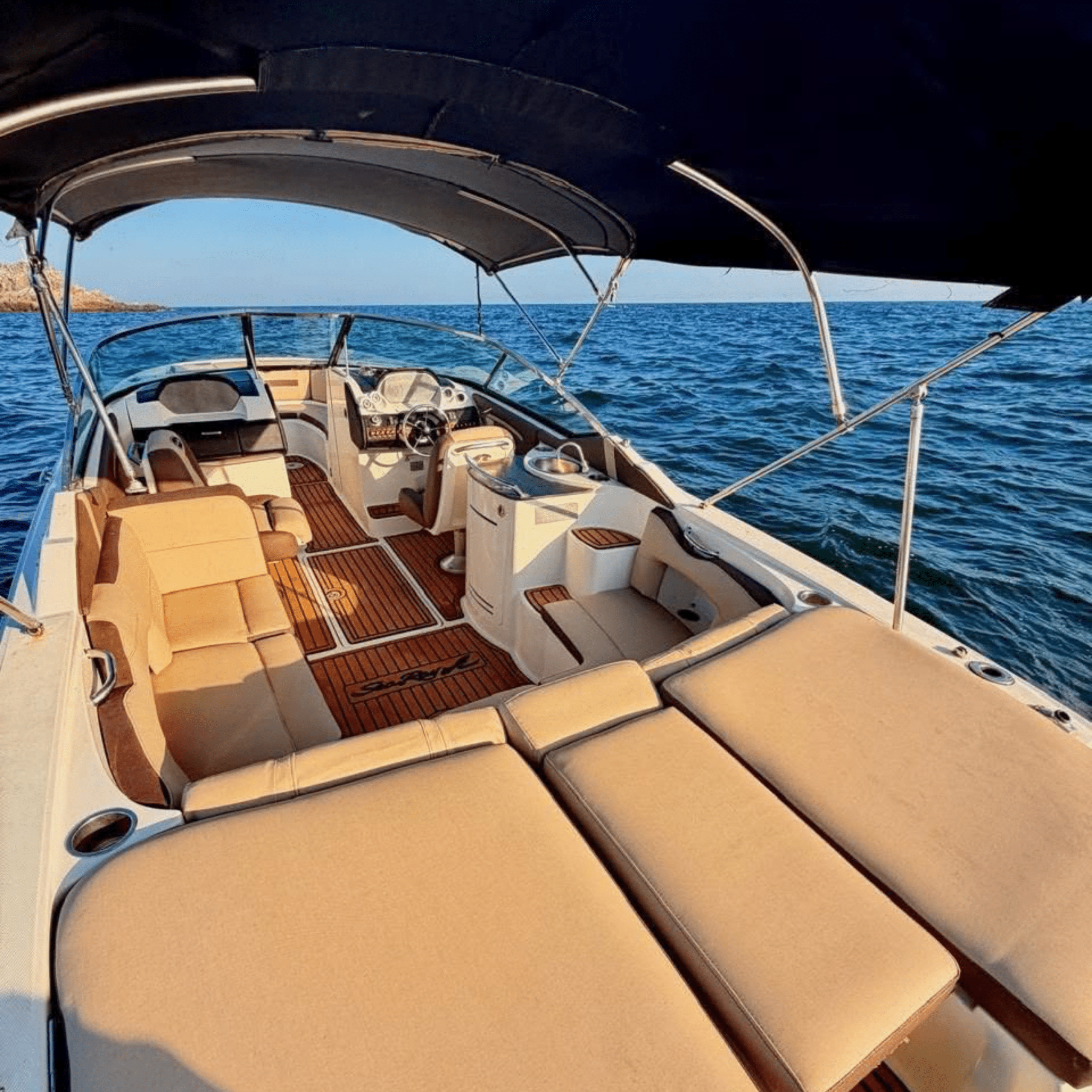 yate interior foto